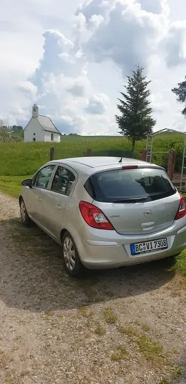 Gebraucht Opel Corsa Sport 80 PS (58 kW) 2010 Silber Kleinwagen