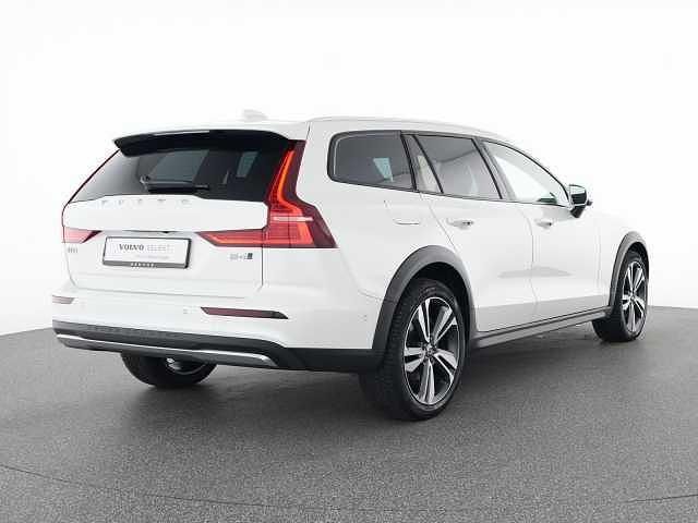 Gebraucht Volvo V60 CC 145 PS (106 kW) 2023 Kombi