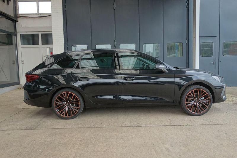 Neu Cupra Leon 204 PS (150 kW) 2025 Schwarz Limousine