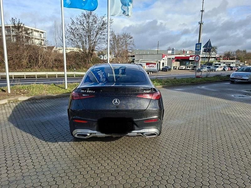 Gebraucht Mercedes GLC220 197 PS (144 kW) 2024 Schwarz SUV