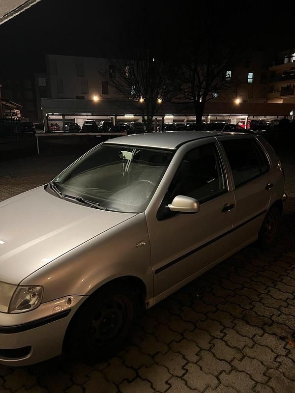 Gebraucht VW Polo 60 PS (44 kW) 2001 Silber Kleinwagen