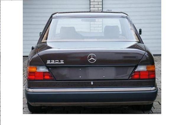 Gebraucht Mercedes 230 185 PS (136 kW) 1990 Schwarz Limousine