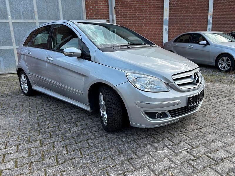 Silber Gebraucht 2007 Mercedes B200 Van / Kleinbus | 5.999 € (Etwas zu teuer) - Bild 1/4