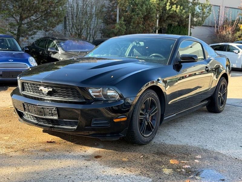 Schwarz Gebraucht 2010 Ford Mustang Coupé | 14.490 € (Fairer Preis) - Bild 1/4