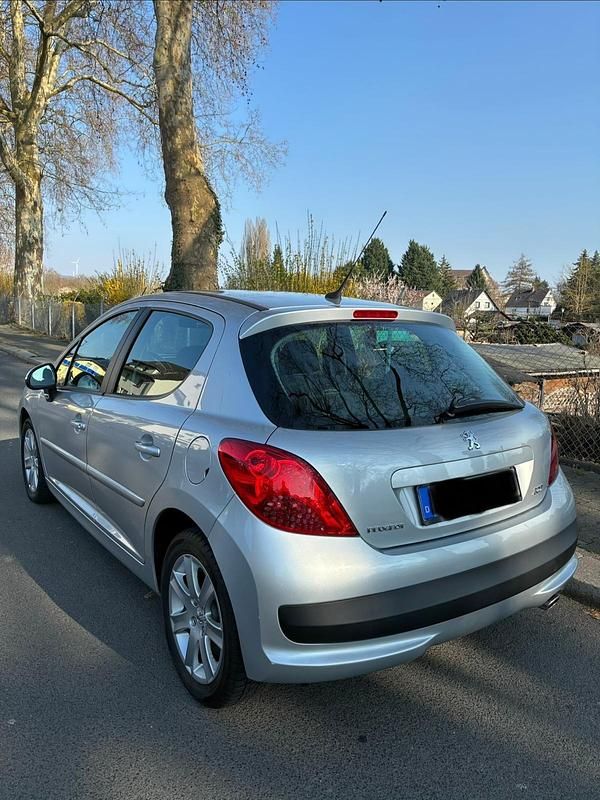 Gebraucht Peugeot 207 120 PS (88 kW) 2007 Silber Kleinwagen