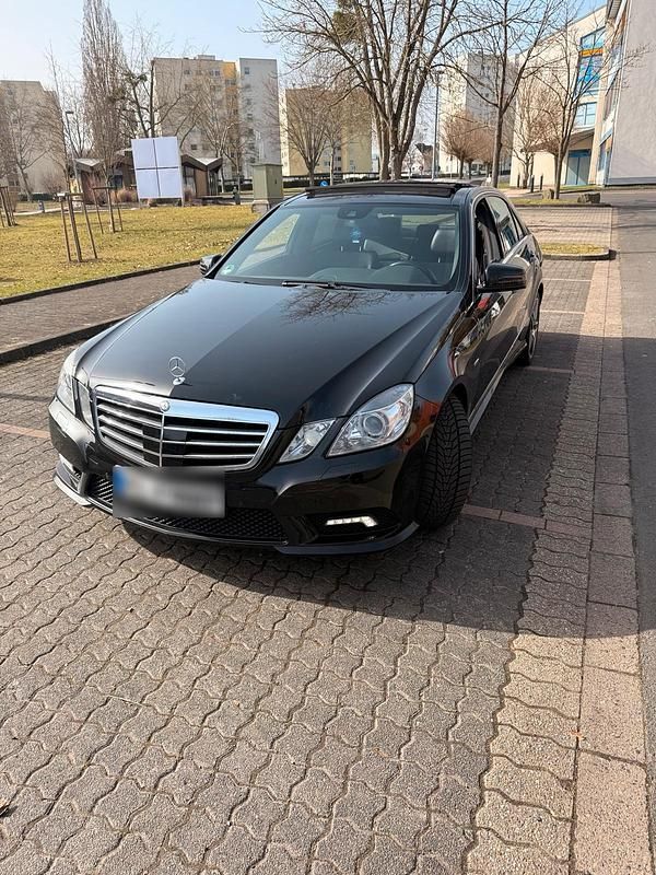 Gebraucht Mercedes E350 AMG 231 PS (169 kW) 2010 Blau Limousine