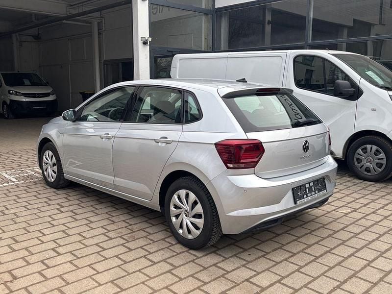 Gebraucht VW Polo Comfortline 95 PS (69 kW) 2021 Silber Kleinwagen