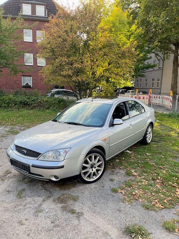 Silber Gebraucht 2001 Ford Mondeo Limousine | 1.200 € (Guter Preis) - Bild 1/4