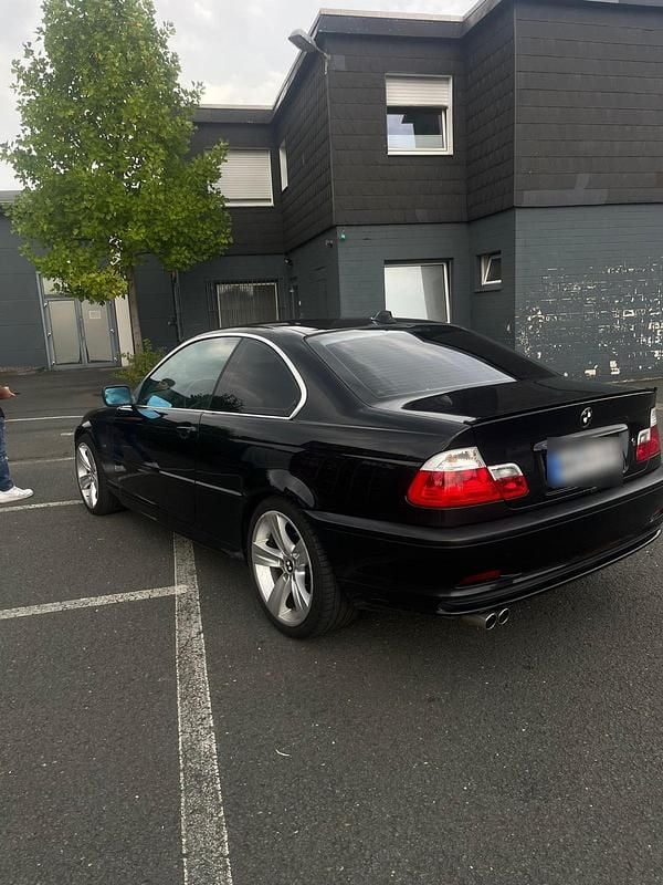 Gebraucht BMW 320 150 PS (110 kW) 2000 Schwarz Coupé