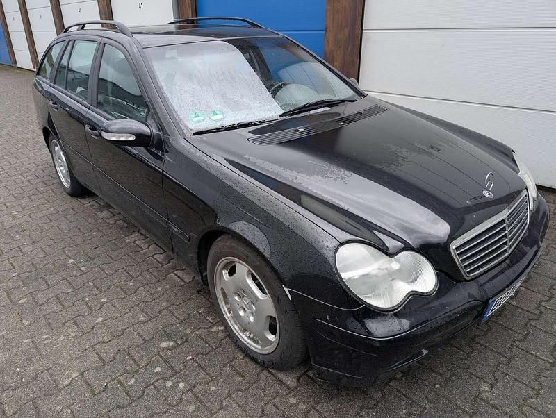 Schwarz Gebraucht 2003 Mercedes C240 Kombi | 1.900 € (Fairer Preis) - Bild 1/4