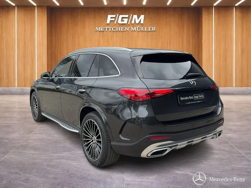 Gebraucht Mercedes GLC300 269 PS (197 kW) 2025 Grau SUV