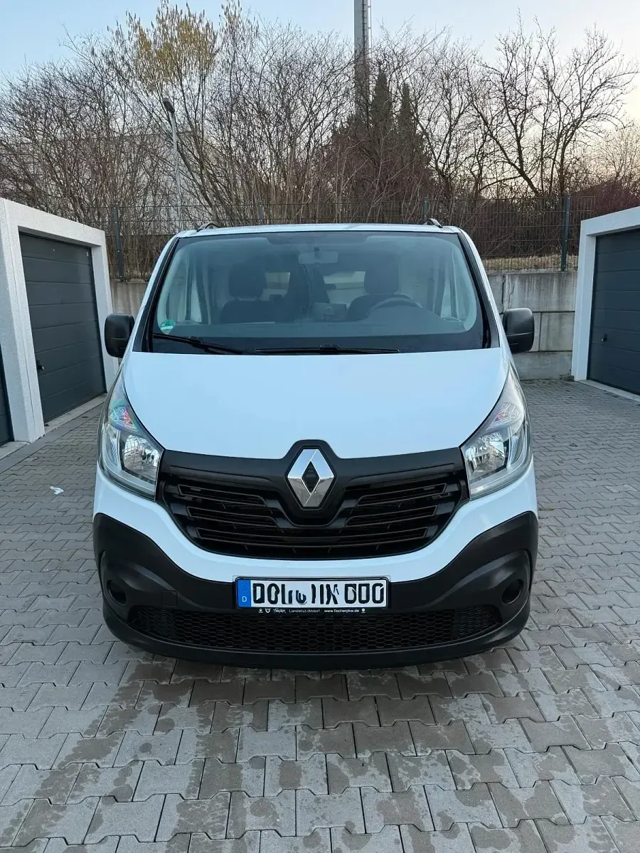 Gebraucht Renault Trafic 120 PS (88 kW) 2015 Weiß Van / Kleinbus
