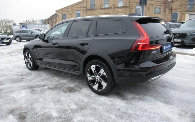 Gebraucht Volvo V60 CC Plus 197 PS (144 kW) 2024 Schwarz Kombi