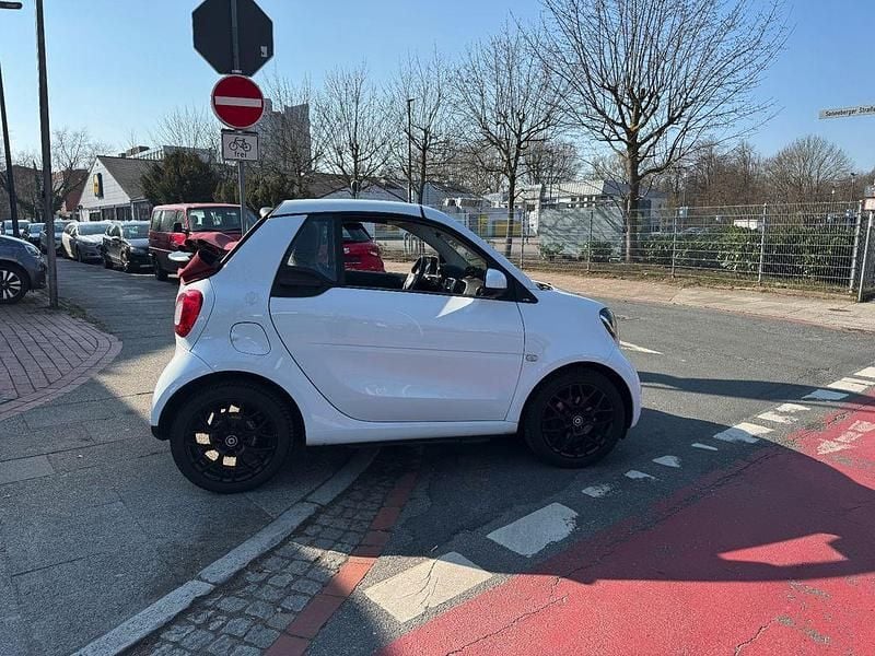 Gebraucht Smart ForTwo Cabrio Basis 90 PS (66 kW) 2016 Weiß Cabrio