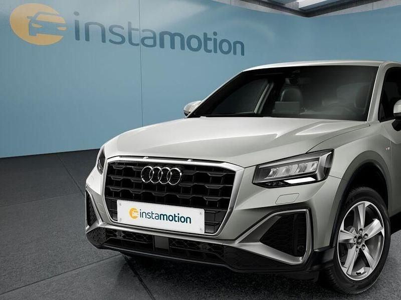 Gebraucht Audi Q2 S-Line 150 PS (110 kW) 2024 Silber SUV