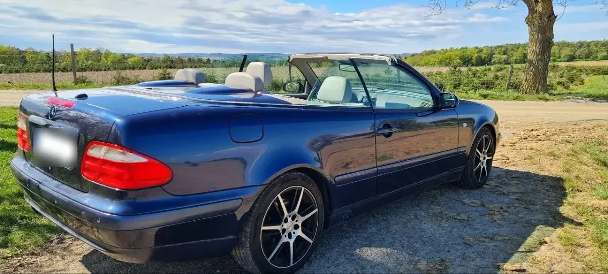 Gebraucht Mercedes CLK320 218 PS (160 kW) 1999 Blau Cabrio