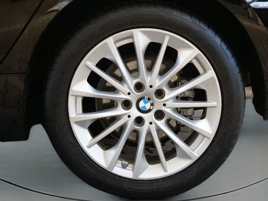 Gebraucht BMW 118 Advantage 136 PS (100 kW) 2023 Schwarz Limousine