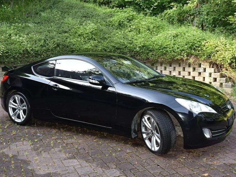 Schwarz Gebraucht 2011 Hyundai Genesis Coupé | 12.250 € (Guter Preis) - Bild 1/4