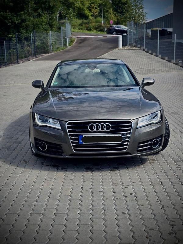 Beige Gebraucht 2010 Audi A7 Sportback Ambiente Kleinwagen | 14.600 € (Fairer Preis) - Bild 1/4