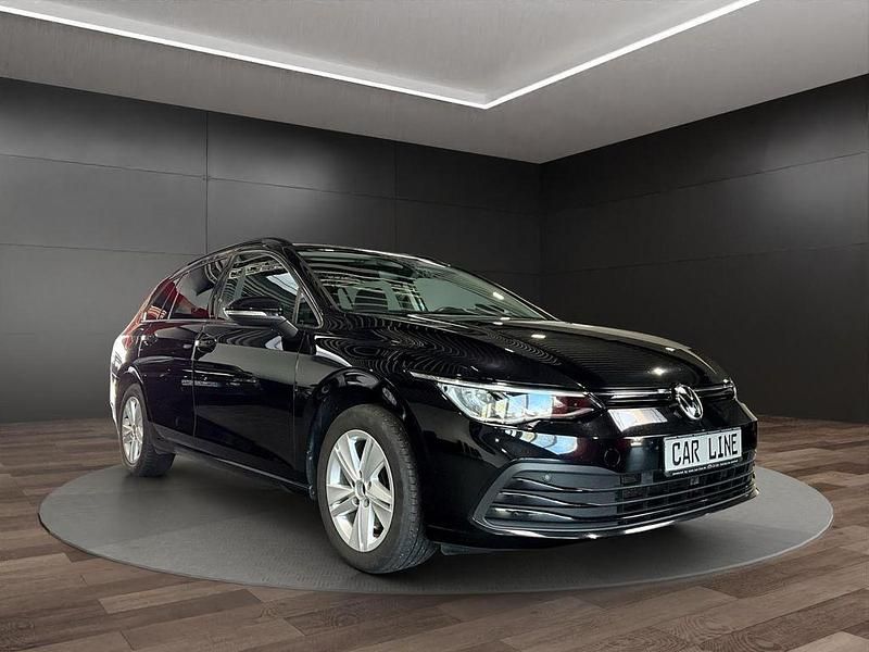 Second-hand VW Golf VII Life 150 CP (110 kW) 2021 Negru Hatchback