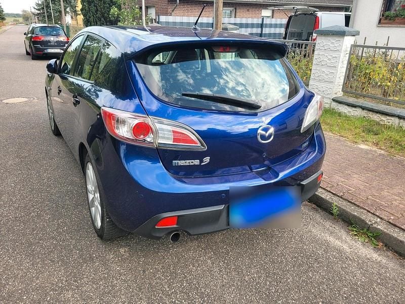 Gebraucht Mazda 3 100 PS (73 kW) 2011 Blau Kleinwagen