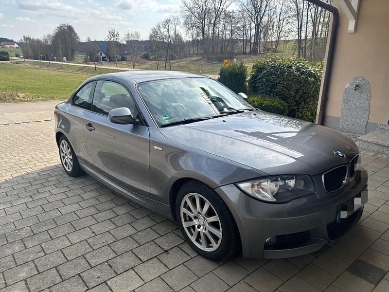 Gebraucht BMW 118 Coupé 143 PS (105 kW) 2010 Grau Coupé