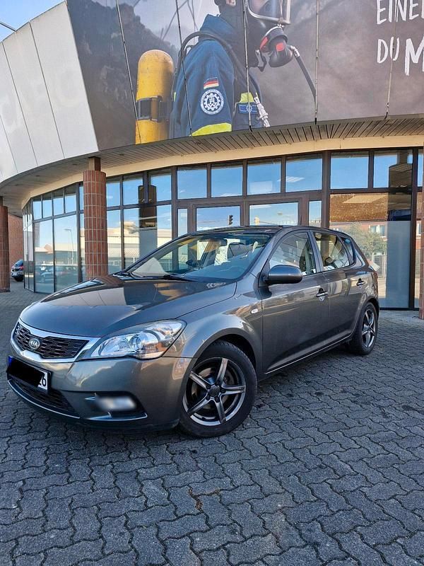 Gebraucht Kia Ceed 120 PS (88 kW) 2010 Grau Kleinwagen