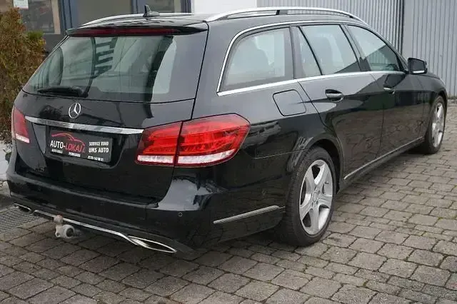Gebraucht Mercedes E250 204 PS (150 kW) 2014 Schwarz Kombi