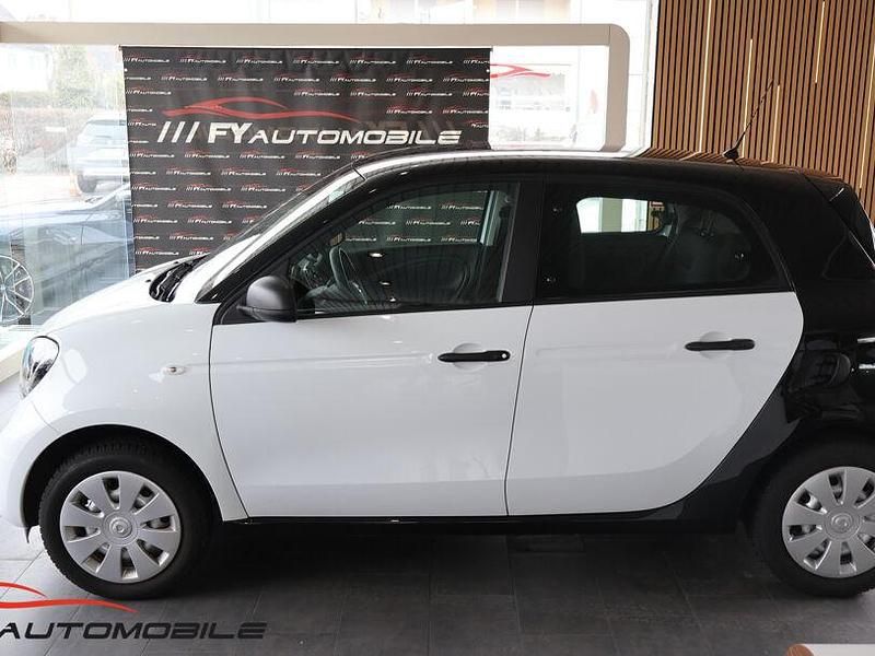 Second-hand Smart ForFour 90 CP (66 kW) 2019 Alb Hatchback