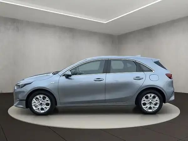 Neu Kia Ceed 140 PS (102 kW) 2026 Lunarsilber met. Kleinwagen