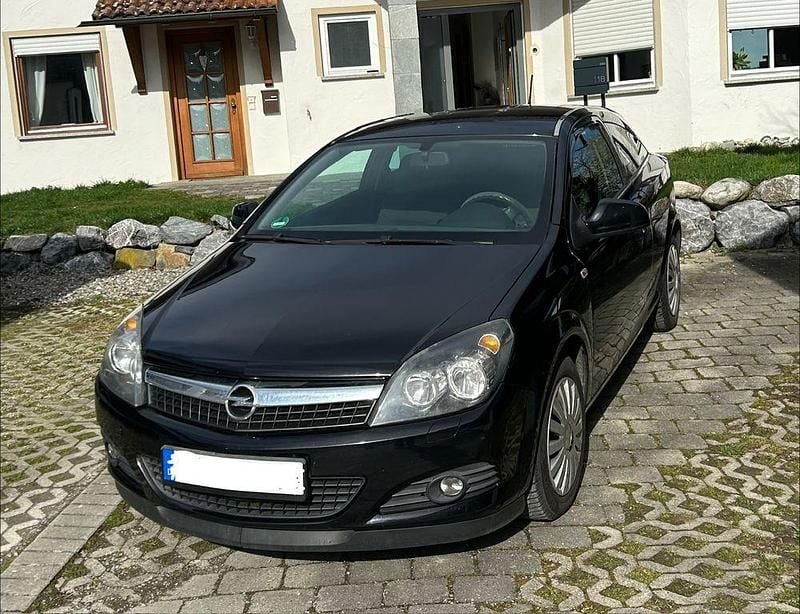 Gebraucht Opel Astra GTC Selection 90 PS (66 kW) 2010 Schwarz Coupé