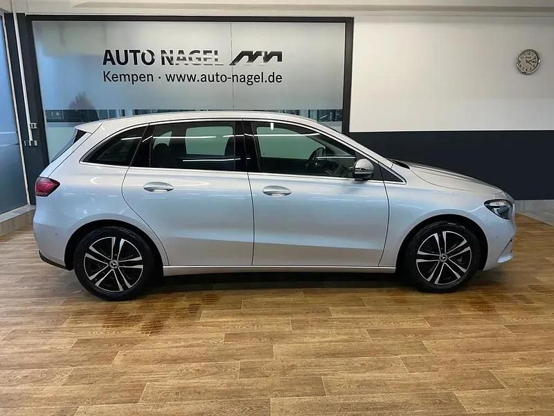 Gebraucht Mercedes B220 Progressive 190 PS (139 kW) 2023 Iridiumsilber Kleinwagen