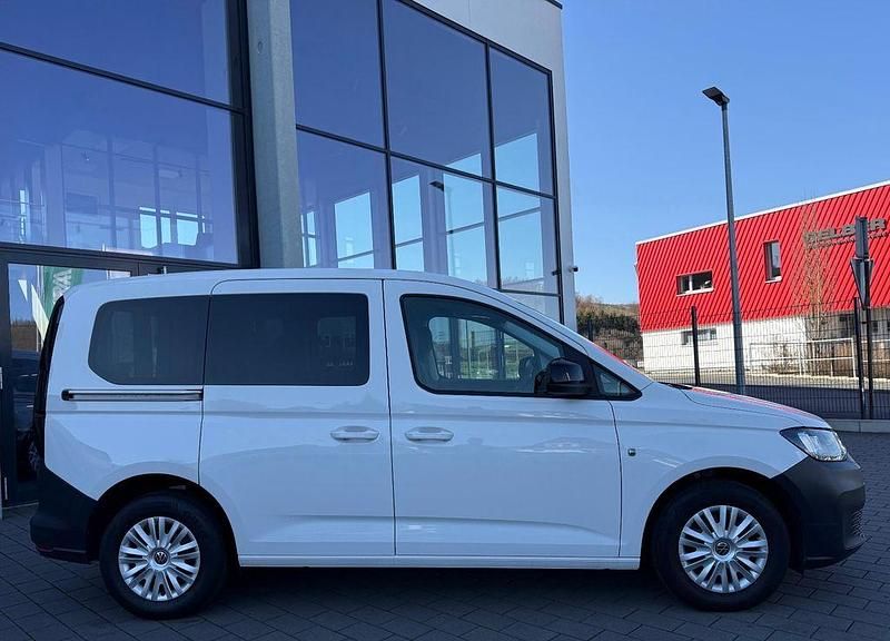 Gebraucht VW Caddy 75 PS (55 kW) 2022 Weiß Van / Kleinbus