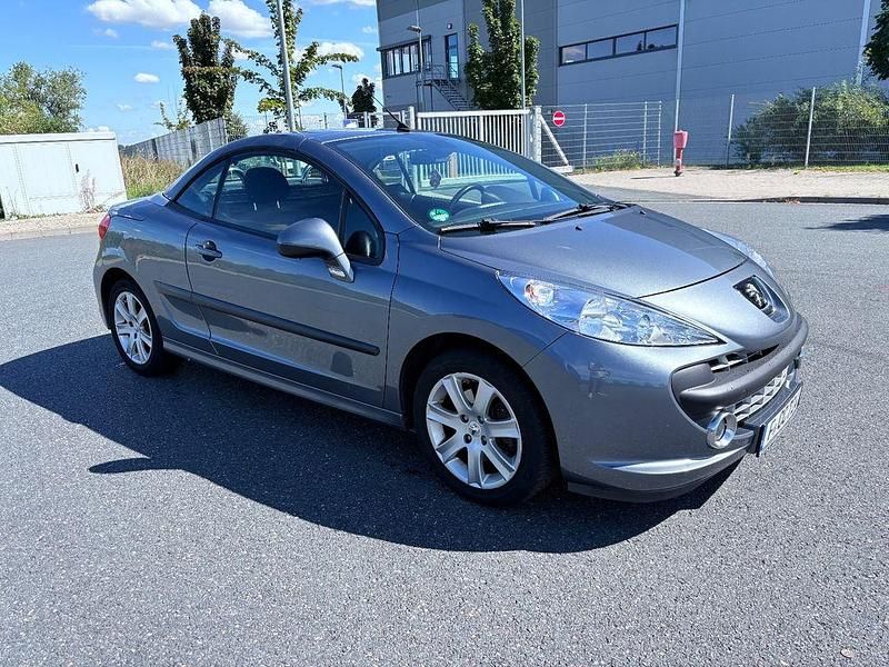 Grau Gebraucht 2008 Peugeot 207 CC Platinum Cabrio | 2.900 € (Fairer Preis) - Bild 1/4