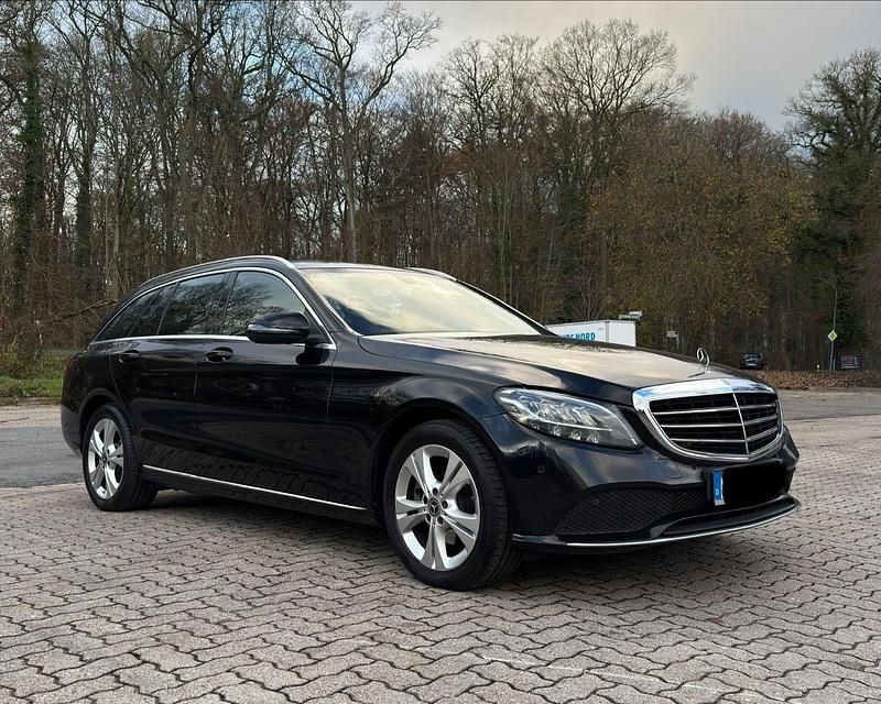 Schwarz Gebraucht 2020 Mercedes C220 Kombi | 16.990 € (Superpreis) - Bild 1/4