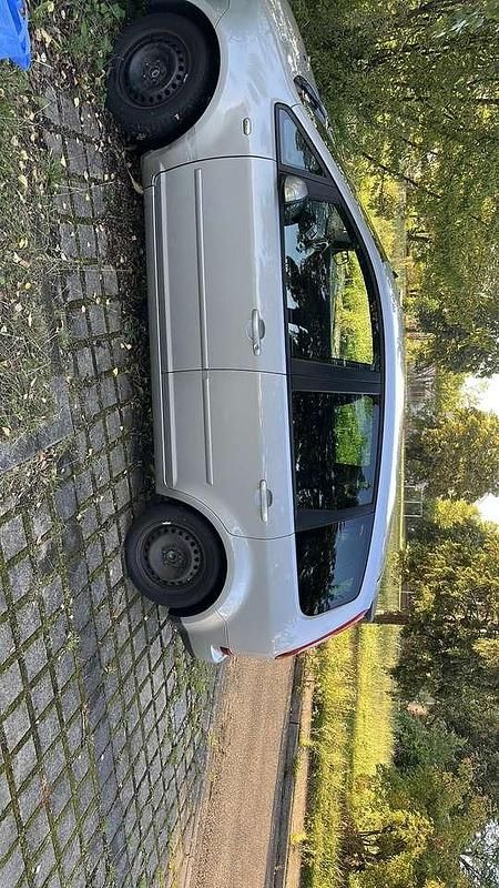 Silber Gebraucht 2004 Ford C-MAX Ghia Van / Kleinbus | 2.500 € (Teuer) - Bild 1/4