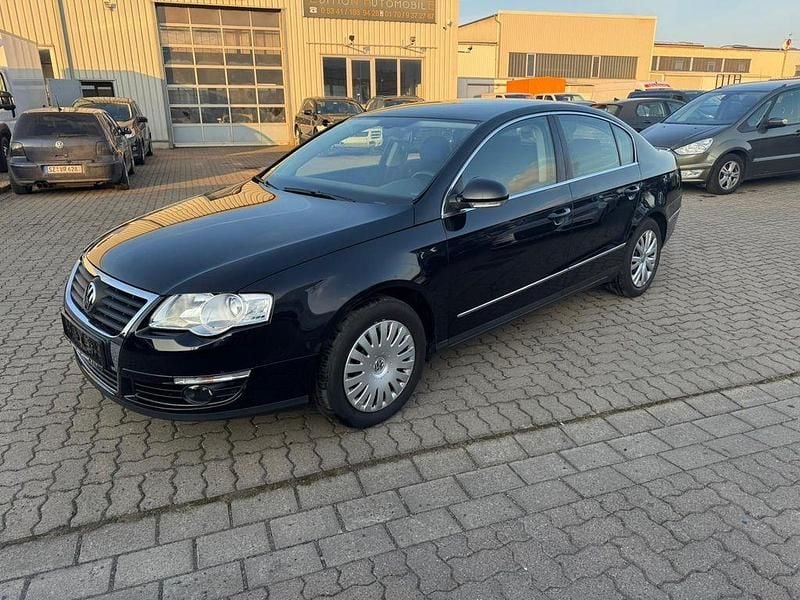 Schwarz Gebraucht 2006 VW Passat Comfortline Limousine | 2.490 € (Guter Preis) - Bild 1/4