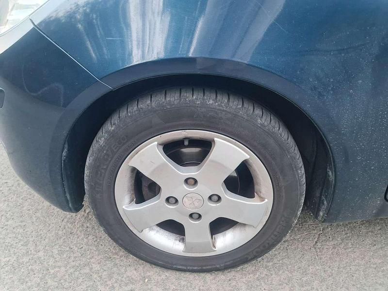 Gebraucht Mitsubishi Colt Invite 95 PS (69 kW) 2006 Blau Kleinwagen