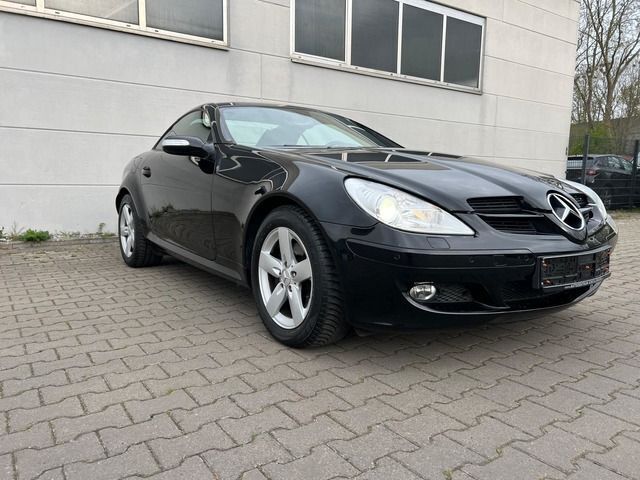 Schwarz (metallic) Gebraucht 2006 Mercedes SLK280 Cabrio | 7.950 € (Fairer Preis) - Bild 1/4