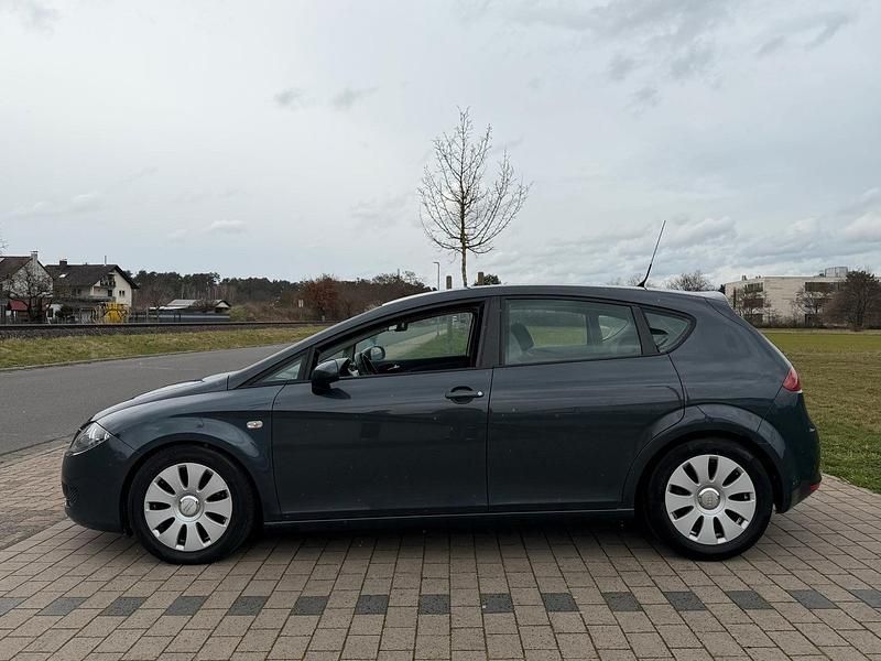 Usata Seat Leon 105 CV (77 kW) 2006 Grigio Utilitaria
