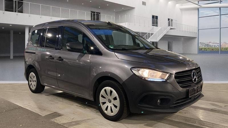 Grau Gebraucht 2023 Mercedes Citan 110 Kombi | 14.999 € (Superpreis) - Bild 1/4