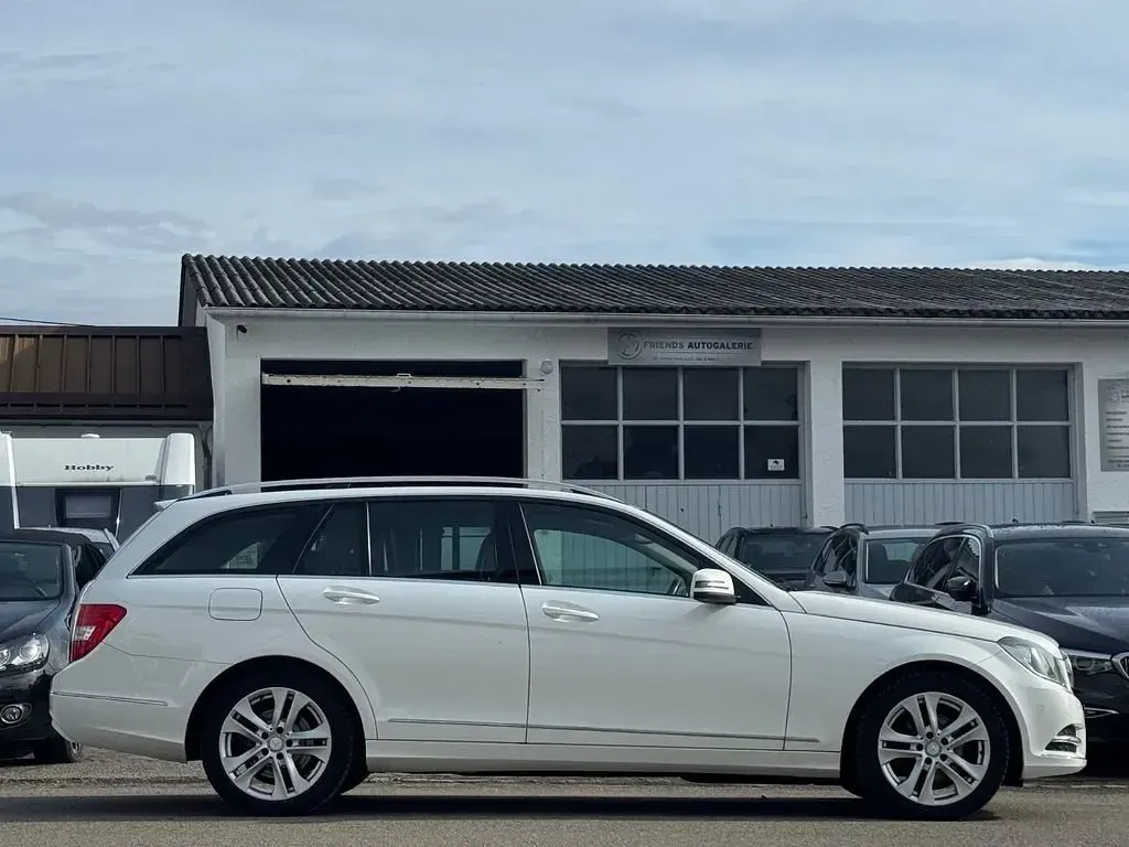 Gebraucht Mercedes C220 Avantgarde 170 PS (125 kW) 2014 Weiß Limousine