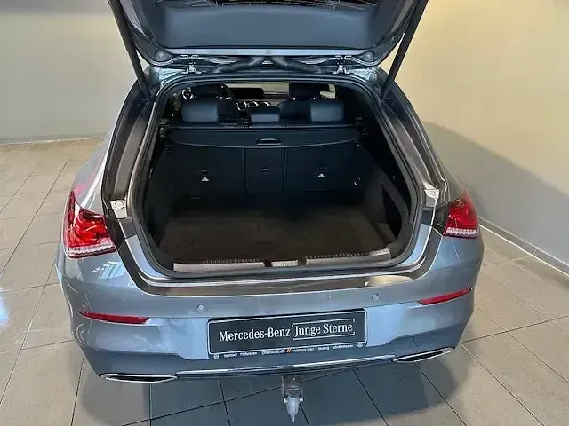 Gebraucht Mercedes CLA200 Progressive 150 PS (110 kW) 2023 Grau Limousine
