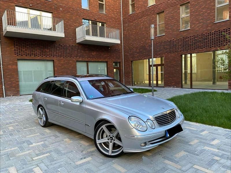 Gebraucht Mercedes E320 Avantgarde 224 PS (164 kW) 2006 Silber Limousine