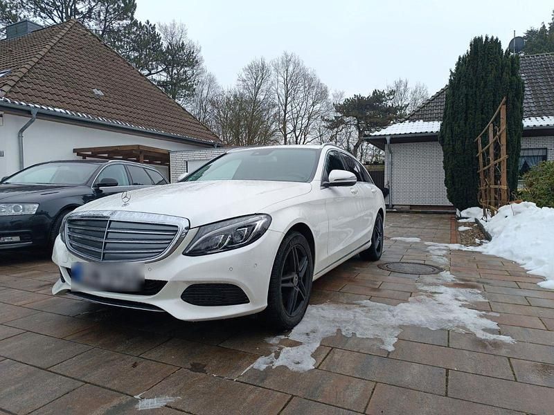 Gebraucht Mercedes C300 245 PS (180 kW) 2018 Weiß Kombi