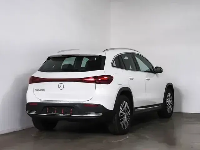 Gebraucht Mercedes EQA250 Progressive 150 kW (204 PS) 2025 Unilack polarweiß SUV
