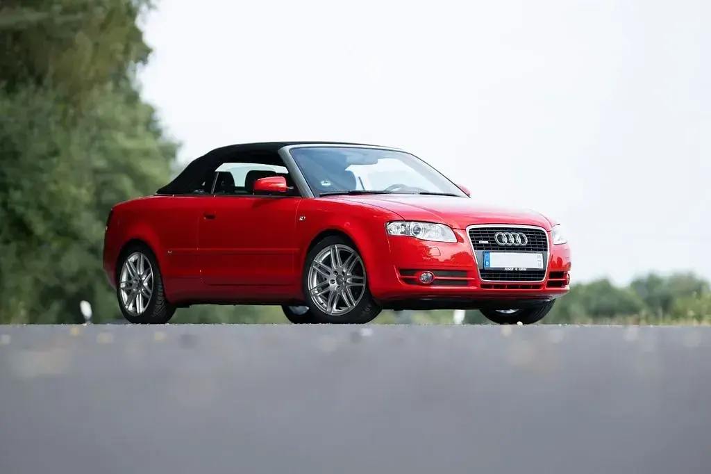 Gebraucht Audi A4 Cabriolet Sport 140 PS (102 kW) 2009 Rot Cabrio