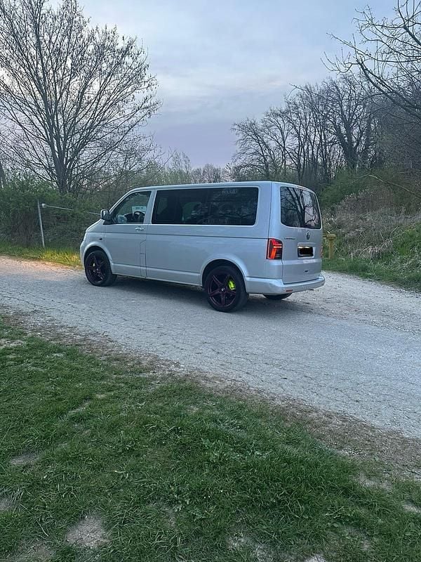 Silber Gebraucht 2009 VW Caravelle Van / Kleinbus | 8.600 € (Guter Preis) - Bild 1/4