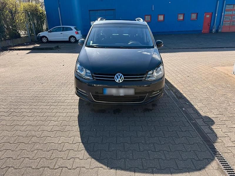 Gebraucht VW Sharan 150 PS (110 kW) 2016 Schwarz Van / Kleinbus