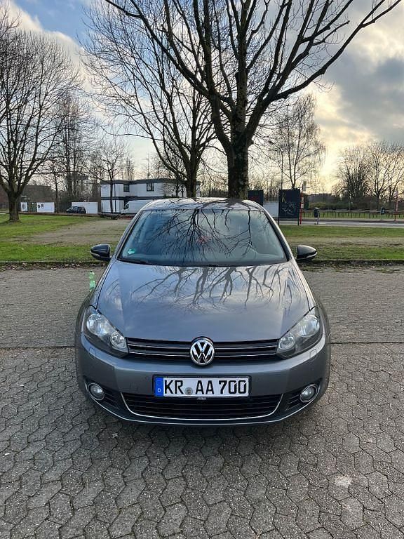 Grau Gebraucht 2012 VW Golf Style Limousine | 7.800 € (Etwas zu teuer) - Bild 1/4